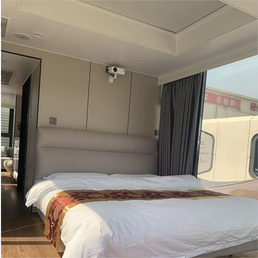 Fashion Luxurious Design Camping Capsule
