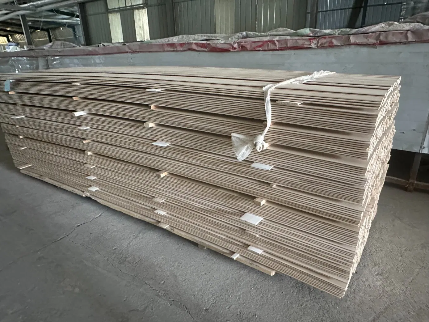 Radiata Pine Finger Jointed Boards Paulownia Wood Building Materials Mouldings Production 16FT 20FT