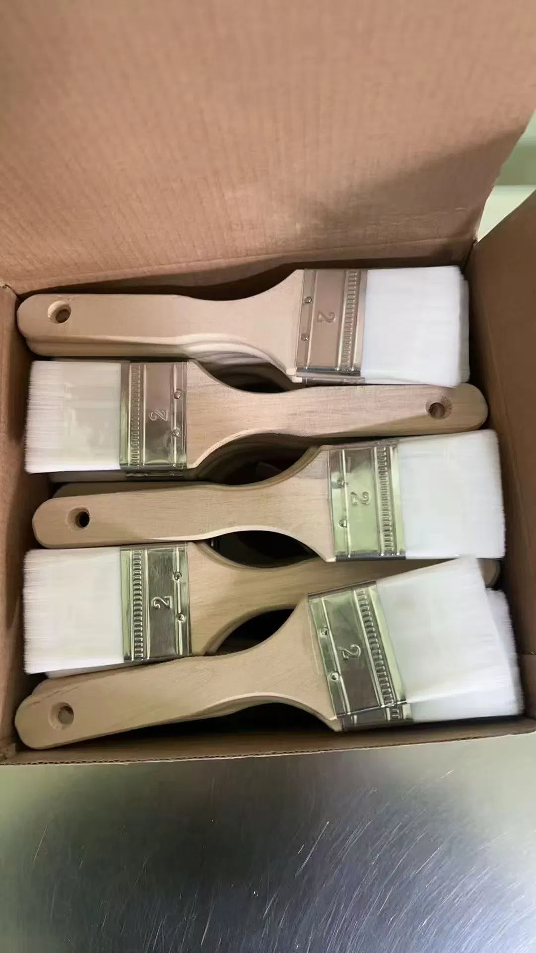 Щетки малярные из щетины, шерсти и других материалов