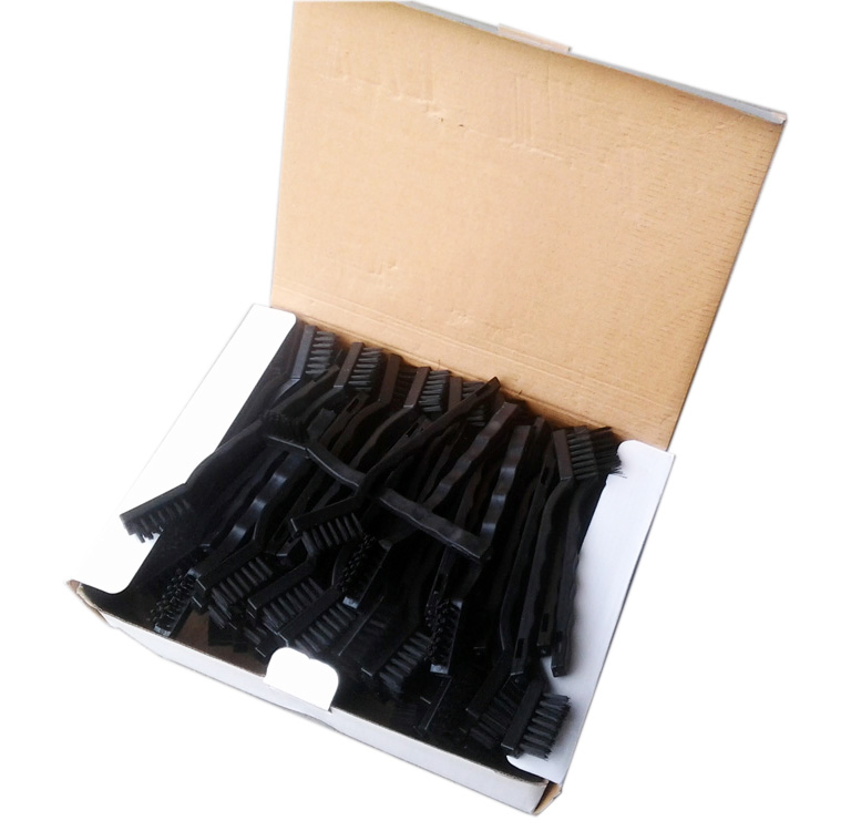 Щётка металлическая с пластиковой ручкой, черная