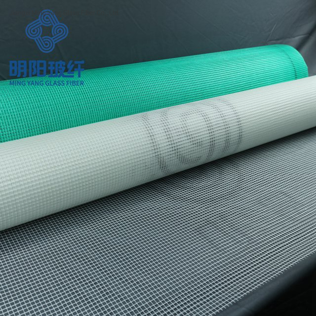 White Fiberglass Mesh Waterproofing for Roof 145GSM 5X5mm 14.3cmx50m