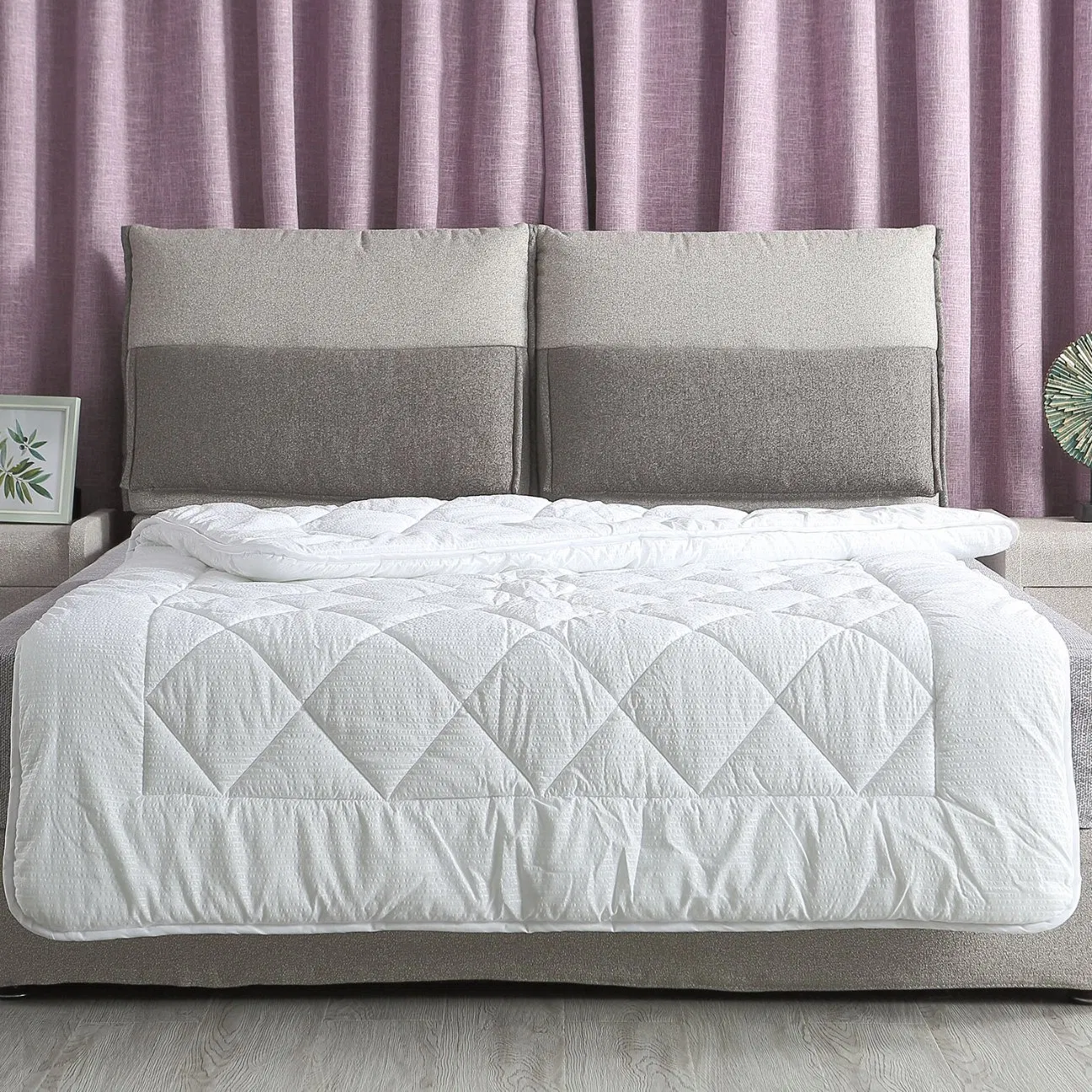 Classic Simple Style Diamond Pattern Warm Soft Quilt Duvet for Home & Hotel Use