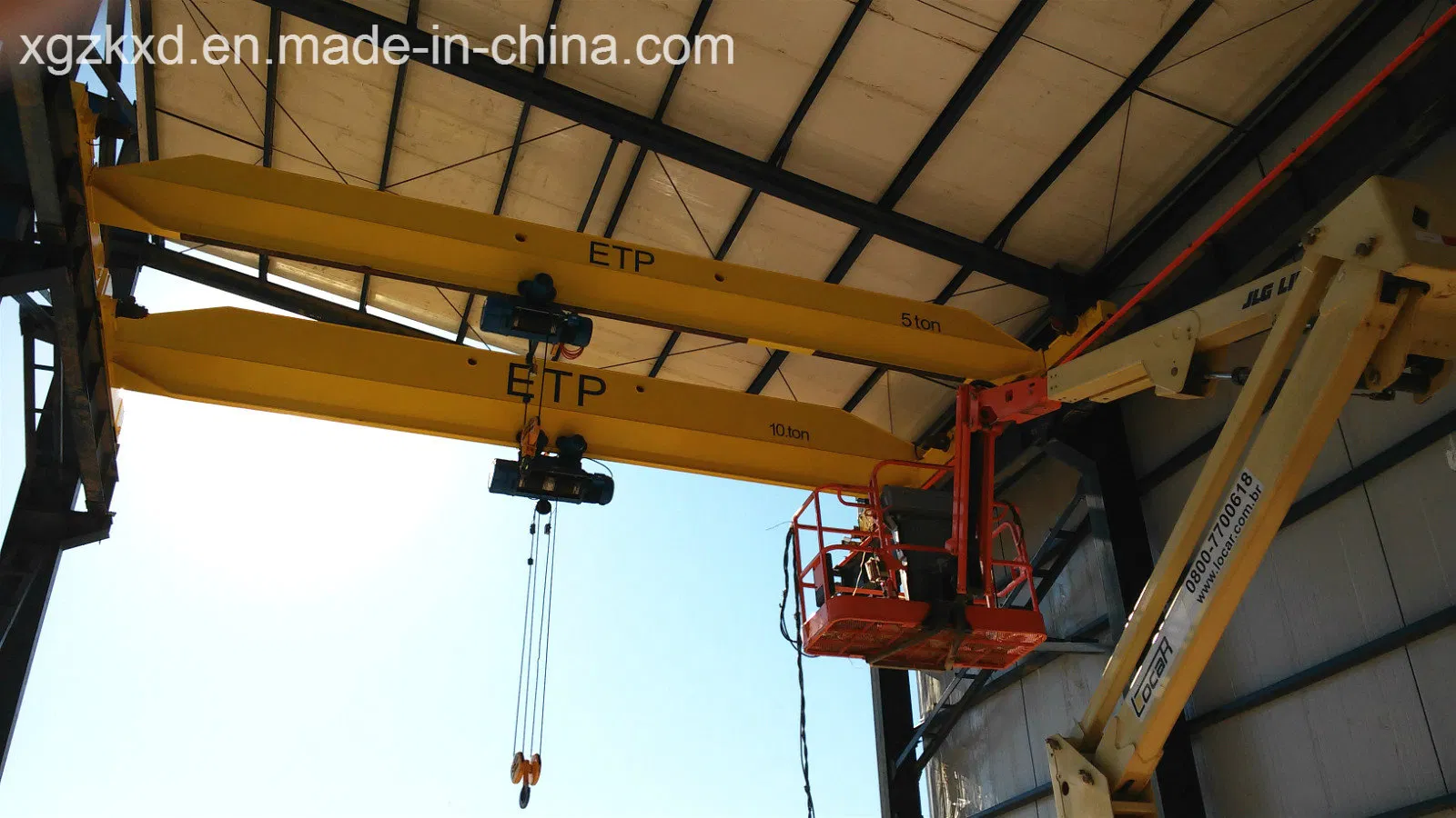 Prefabricated Steel Structure Hangar Shed with Crane