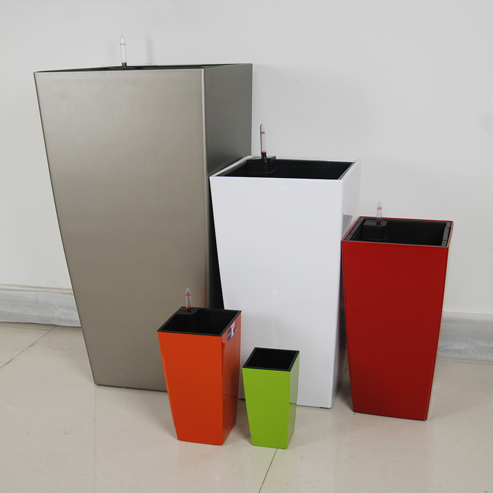 Кашпо садовое с автополивом пластиковое большое