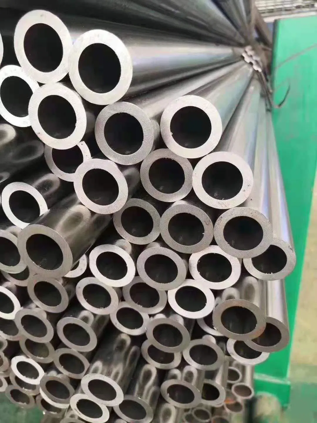 Seamless / Welded Steel Pipe of Various Sizes