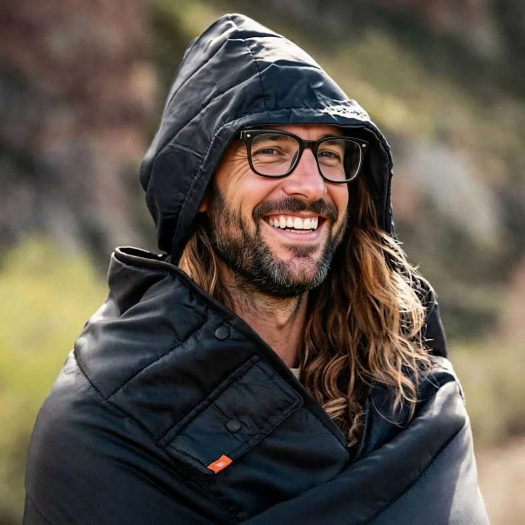 Hooded Packable Quilted Camping Outdoor Warmth Waterproof Windproof Down Poncho Camping Blanket