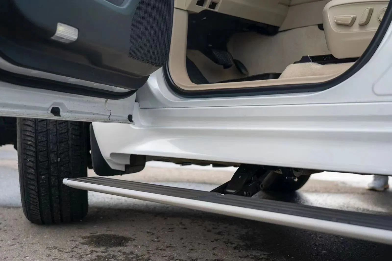 Weijia Universal 4x4 Automatic Power Running Board Side Step for Toyota Land Cruiser LC300