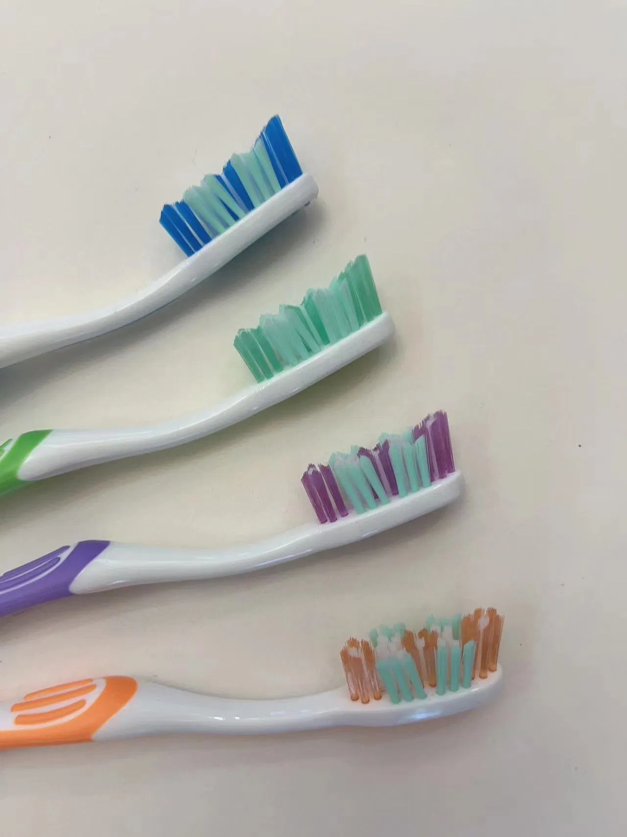 FDA Apporval Adult DuPont Nylon Toothbrush Comfortable Handle Cross Bristle Adult Toothbrush