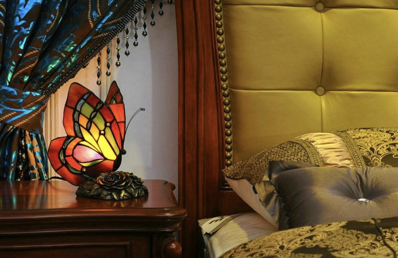 Elegant Tiffany Style Stained Glass Butterfly Bedside Lamp for Bedrooms