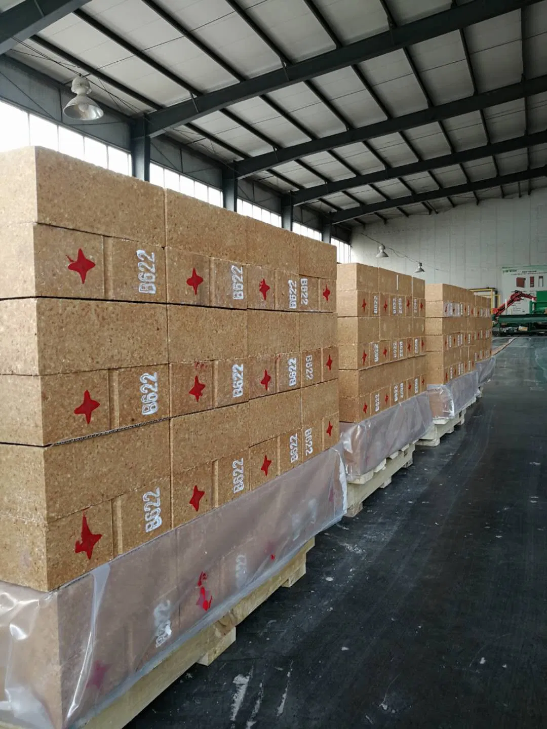 Магнезито-глиноземистый кирпич MLJ85 для переходной зоны печи