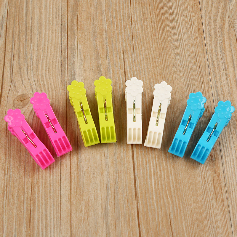 Small Size Plastic Laundry Clips for Air-Drying Clothes and Socks