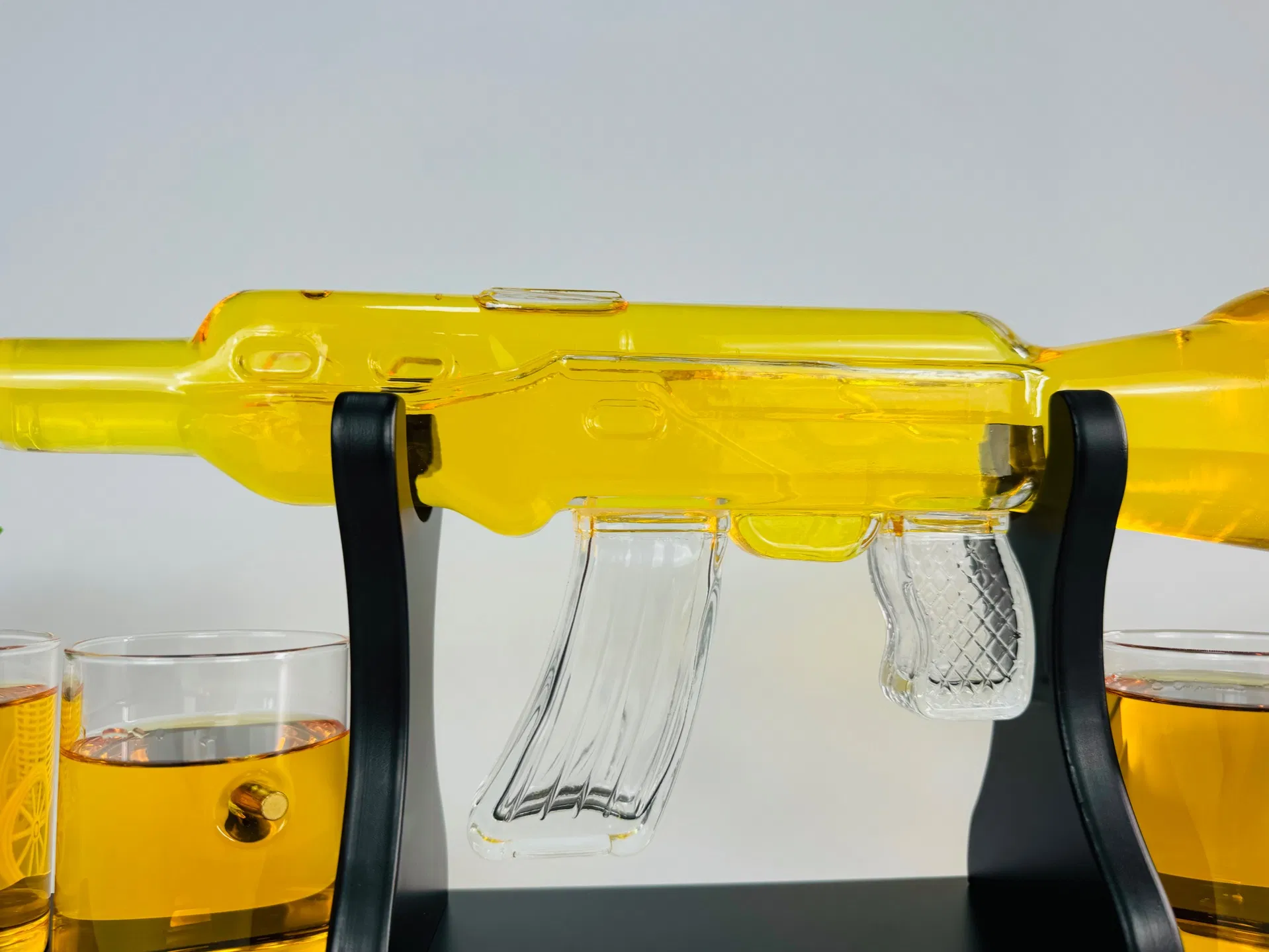 Elegant Handcrafted High Borosilicate Glass Whisky Decanter Clear