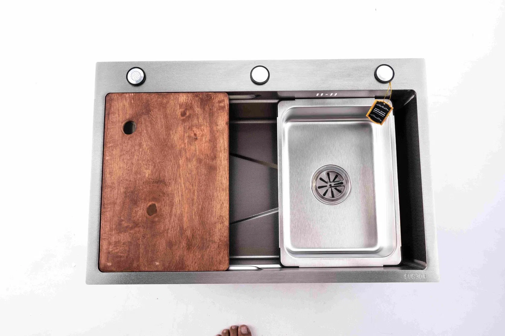 Wholesale Factory Price Sanitary Ware Modern Kitchenware Black Undermount 304/201 Handmade Stainless Steel Sink with High Quality