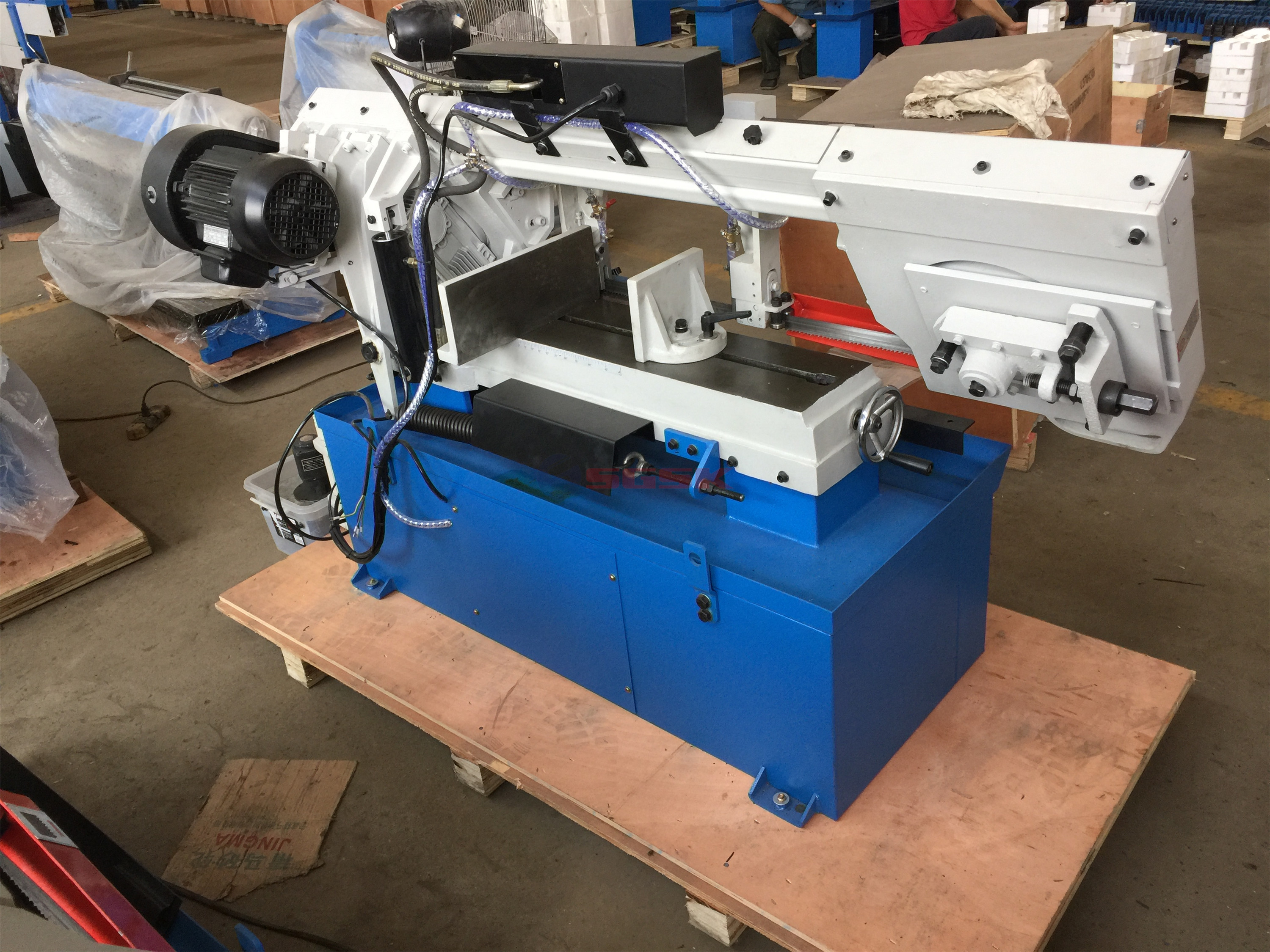 Станок ленточнопильный по металлу BS-1018B