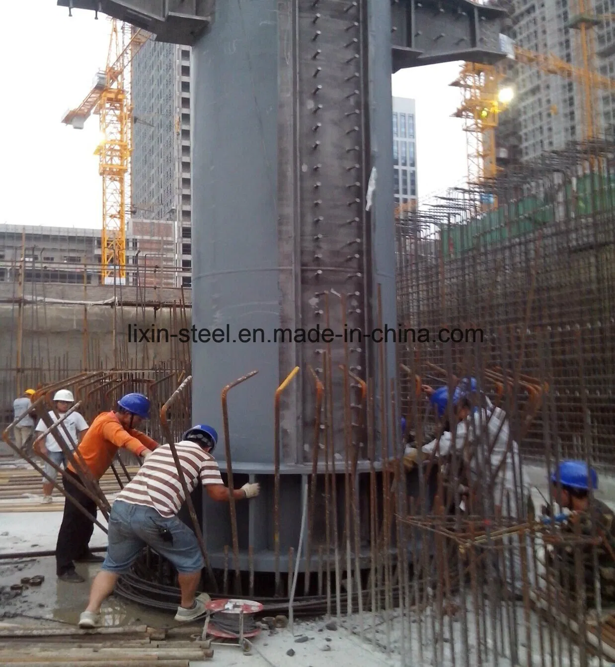 Prefabricated Strong Structural Steel Column Building with Male Pin for Concrete