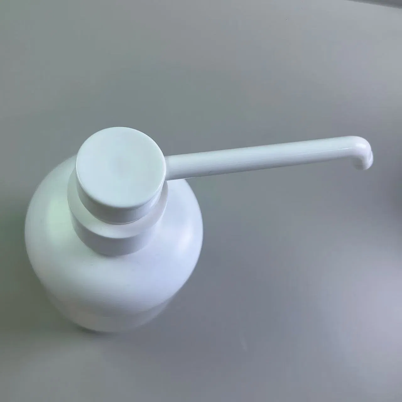 2025 New Hot Sale 28/410 4cc Long Nozzle Cosmetic Plastic Dispenser Lotion Pump for Sterilization, Cleaning.