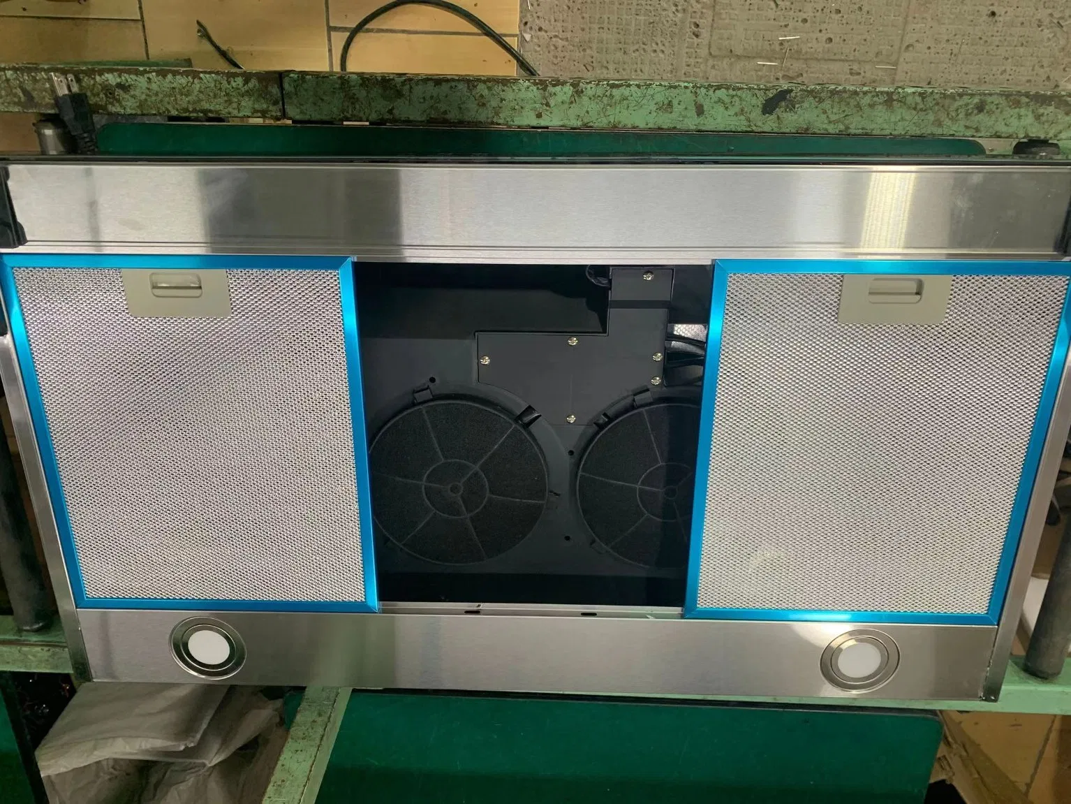 Ultra Slim Kitchen Range Hood for Optimal Airflow