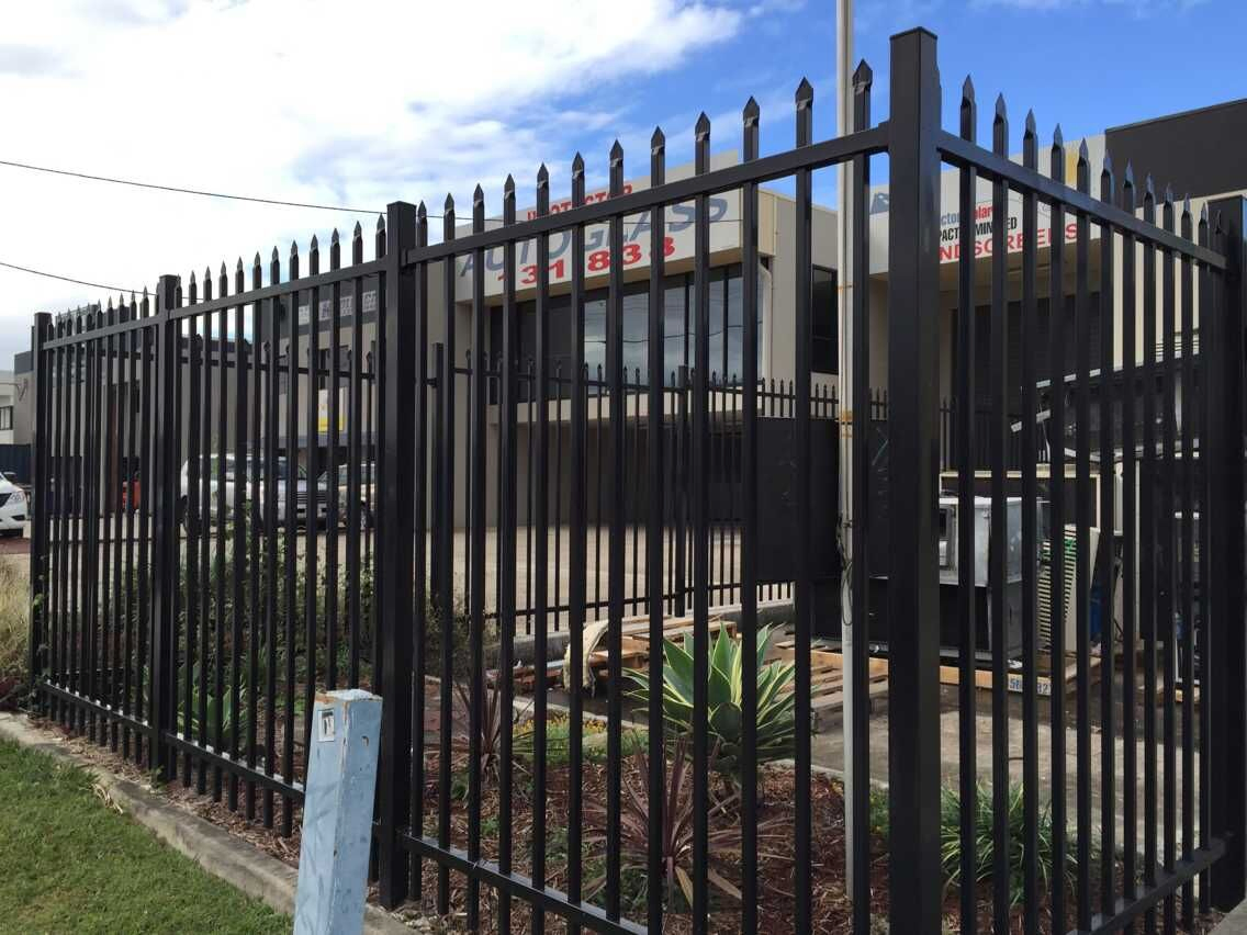Factory Modern Gates and Fences Design Durable Fence Post Cap Stainless Steel Retractable Metal Fence