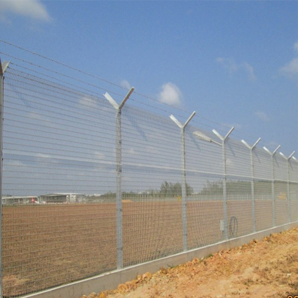 358 Fence on The Top Have Thorns