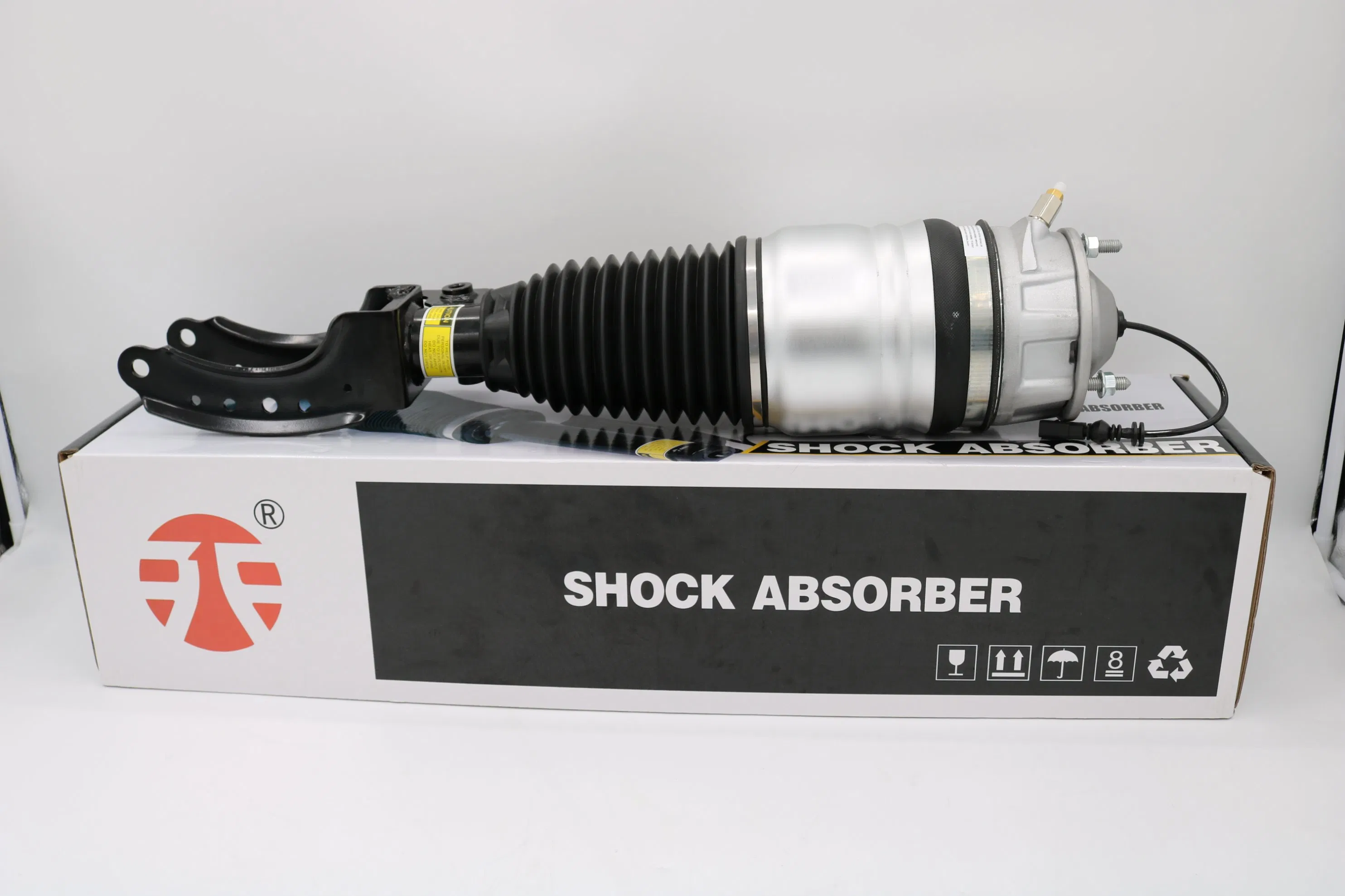 Кронштейн передней фары Audi Q7, Volkswagen Touareg, Porsche Cayenne (2010-2014)