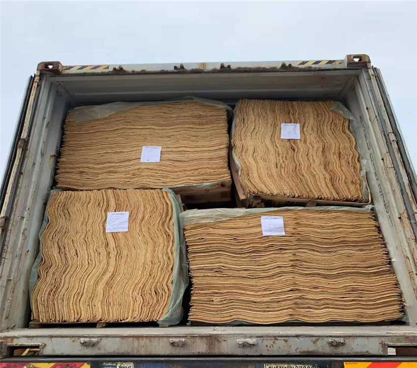 Rotary Cut Manufacturer Pine Core Layers Grade Bb / Cc Pine Core Veneer for Plywood