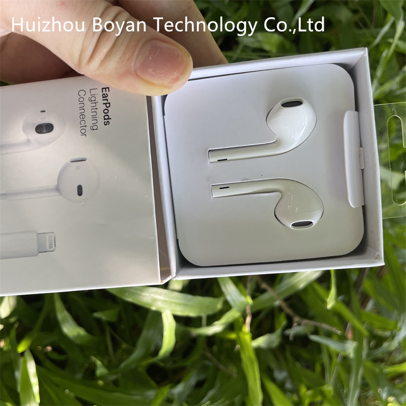 Наушники проводные с USB-C, белые