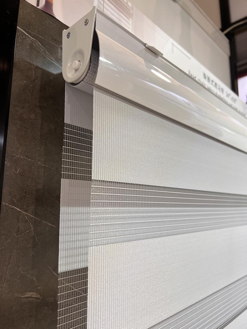 OEM/ODM Design Custom Logo Waterproof Manual Horizontal Indoor Window Zebra Blind Fabrics for Home