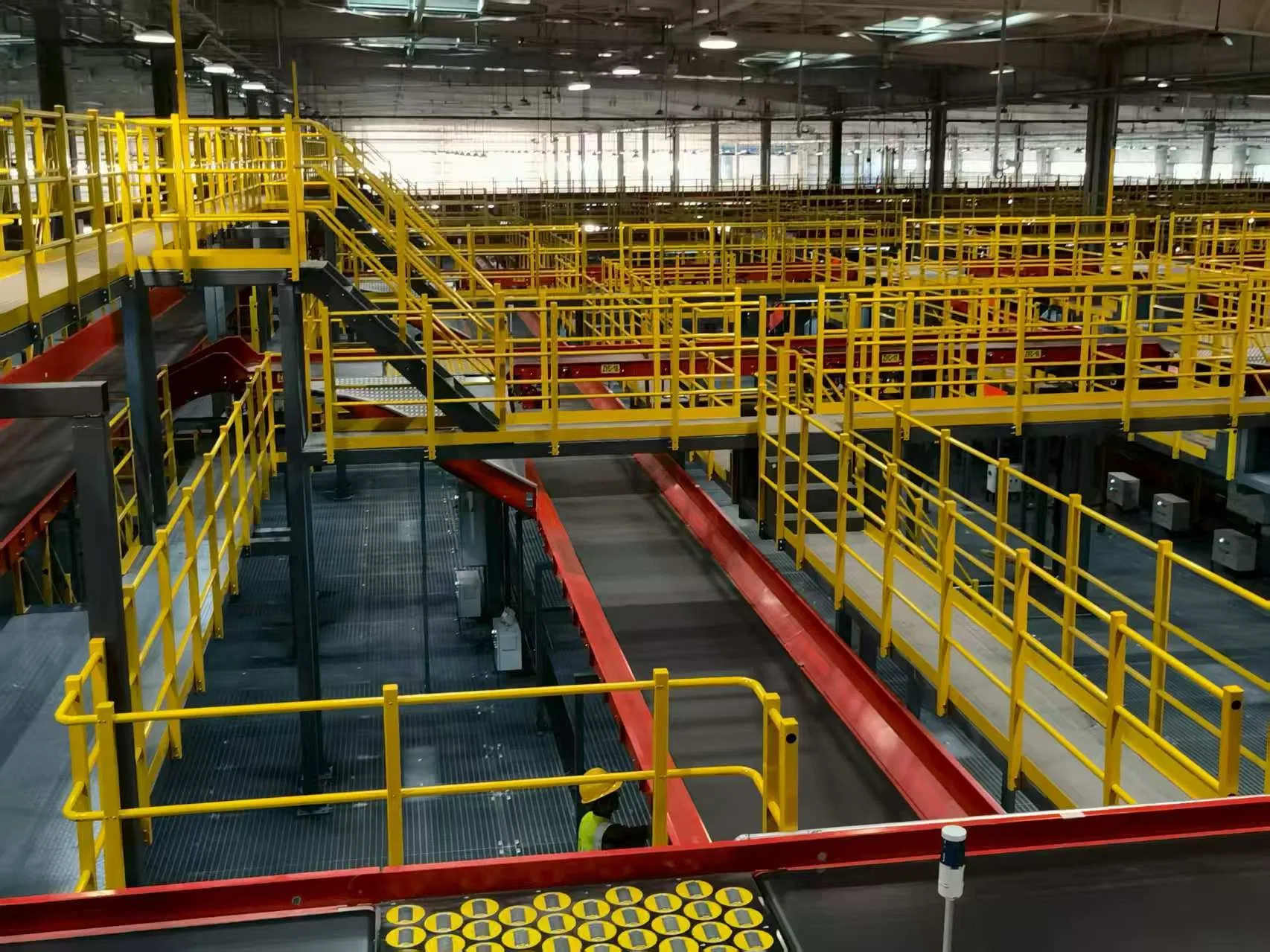 Customized Resistant to Rust Hot-Rolled Section Staircases for Shopping Mall