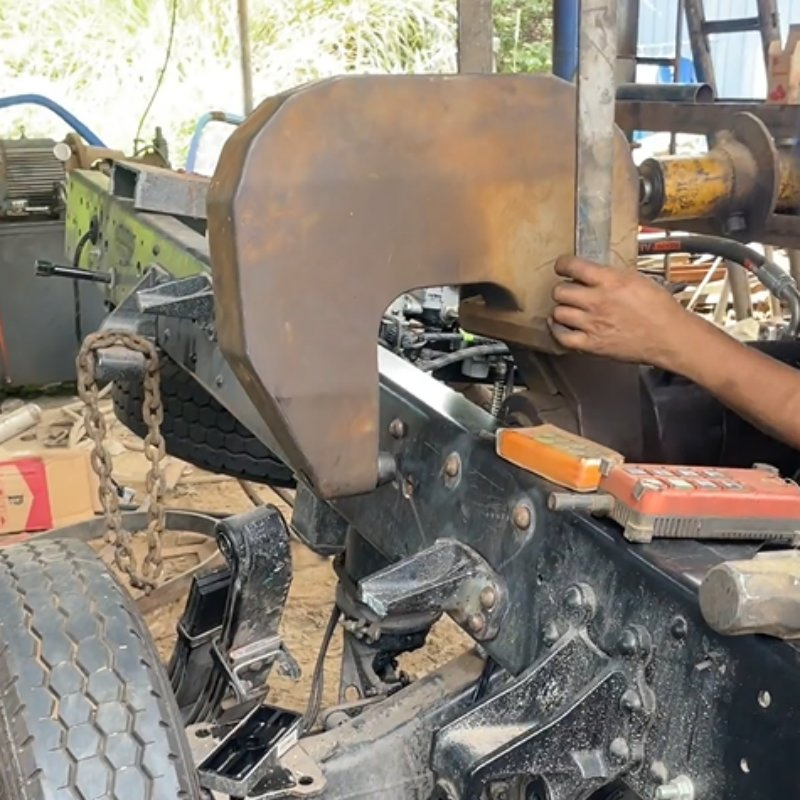 Auto Chassis Frame Rivet Machine for Truck
