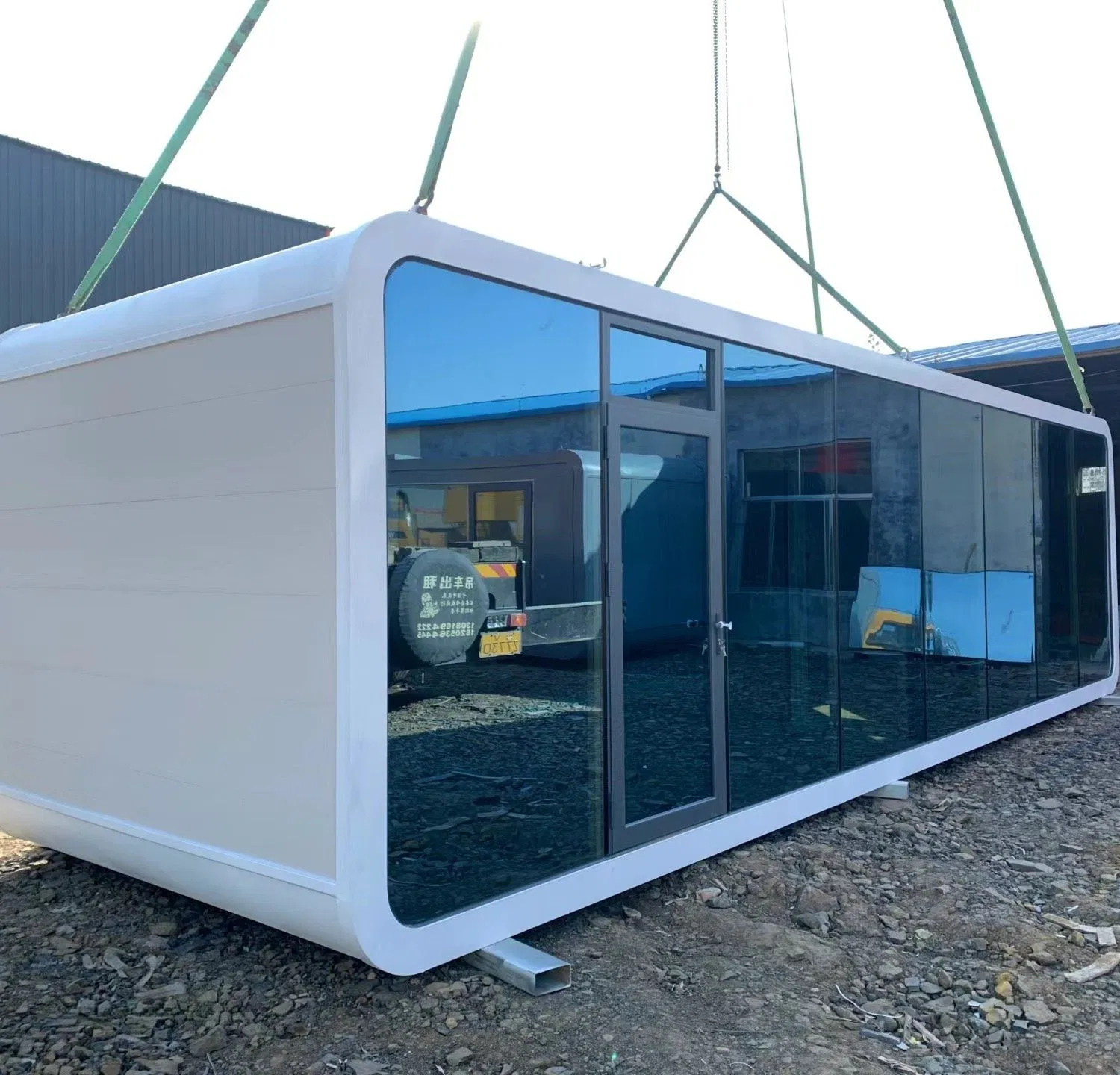Hot Sale Prefabricated House Tiny Apple Cabin Office 20FT 40FT Modular Prefab Container Office Portable Apple House Pod Movable