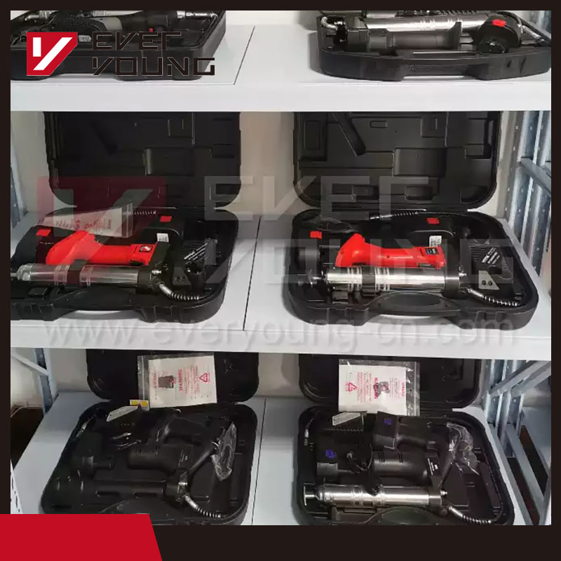 18V Cordless Electric Grease Gun with 1500mAh Li-ion Battery Chinese Factory