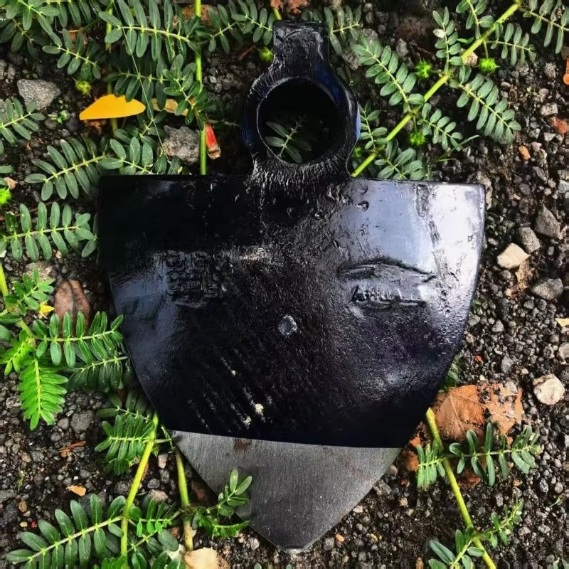 Agriculture Hoe H313 Industrial Grade Rail Steel Hardwood Handle