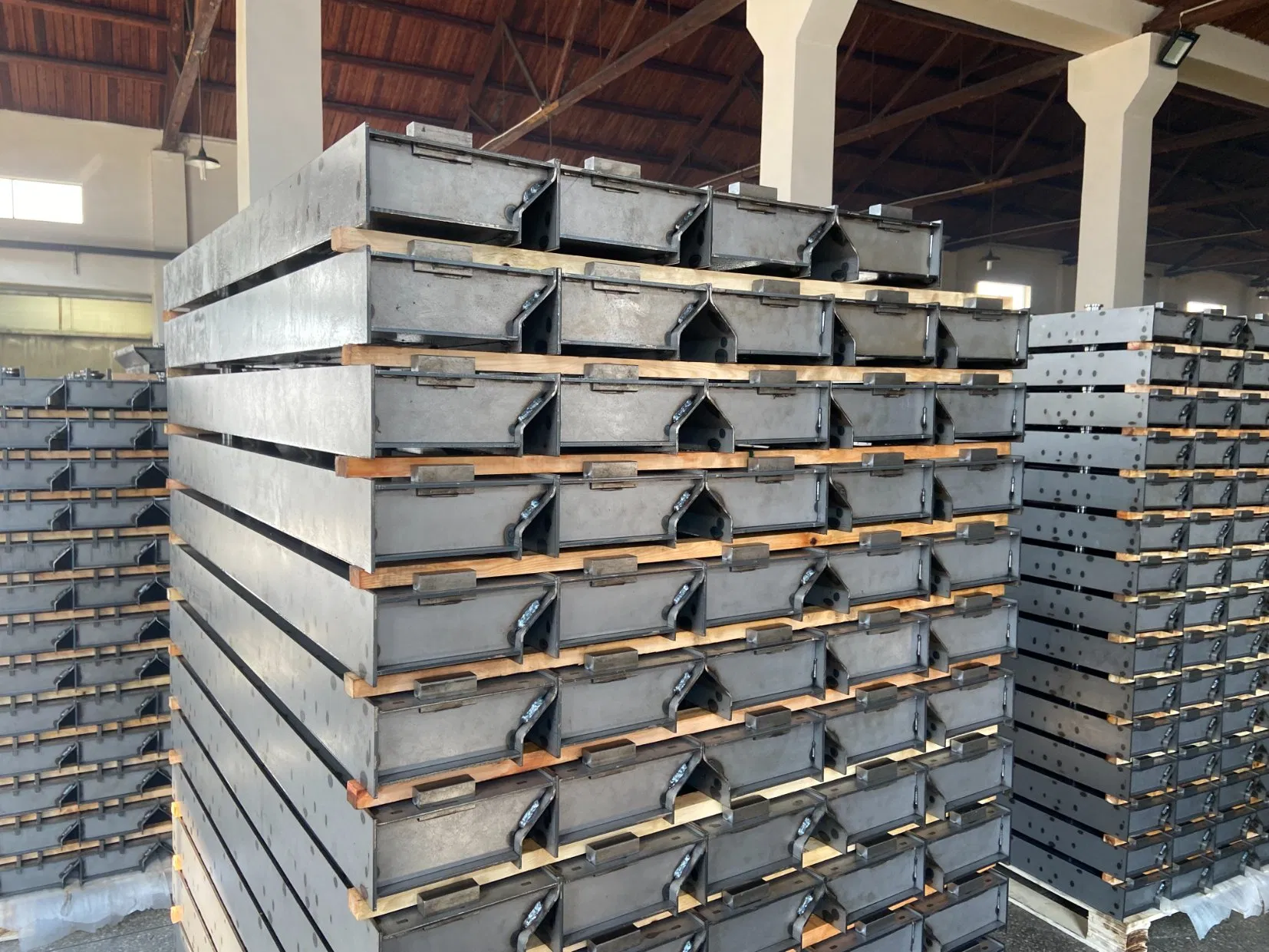 Magnetic Shuttering and Formwork Systems for Precast Concrete