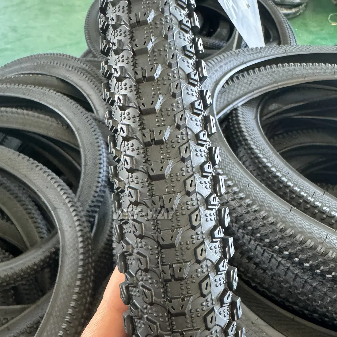 Шина велосипедная горная 26x1.95/2.125 VSTWAY