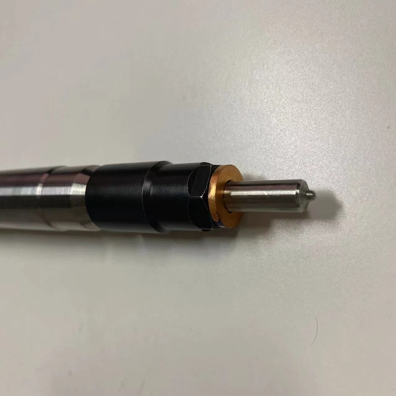 Genuine Fuel Injector Assembly for Ford V362 Diesel
