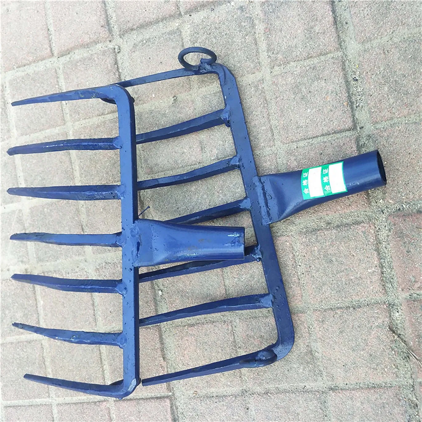 Nine Teeth Pulling Rake Gravel Fork