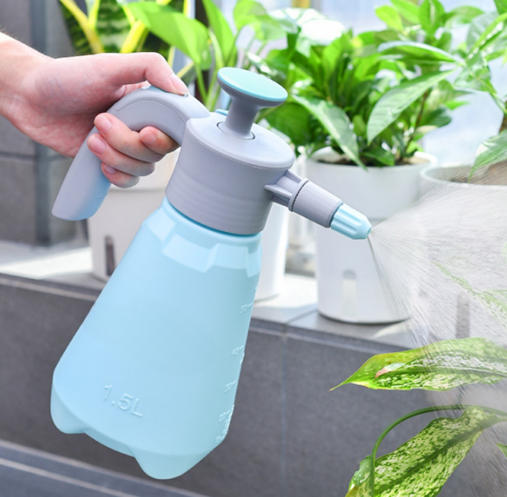 Wholesale Hand Pressure Garden Nozzle Trigger Sprayer High Quality Plastic Watering Can