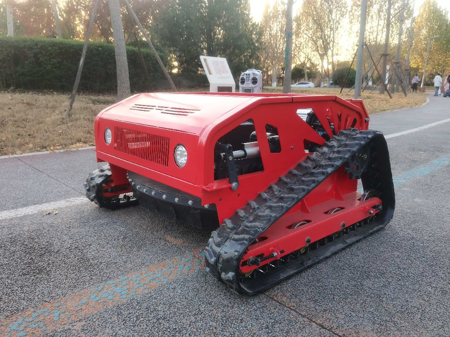 Газонокосилка бензиновая самоходная с дистанционным управлением