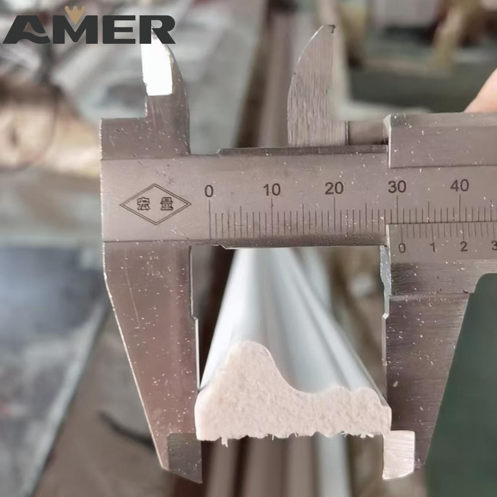 Modern Design White Primed Wood Flooring Trim Accessories Decorative Baseboard Skirting for Apartments