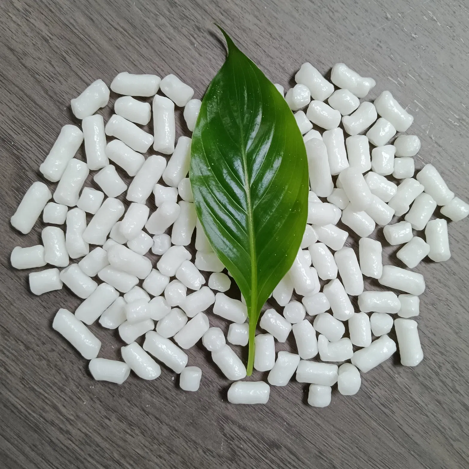 Factory Price 25kg/Bag White Soap Noodles 8020 for Cleaning