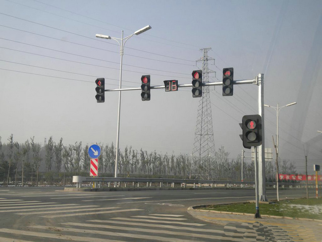 Galvanized Conical 8m Solar LED Street Lighting/Light Lamp Pillar/Post