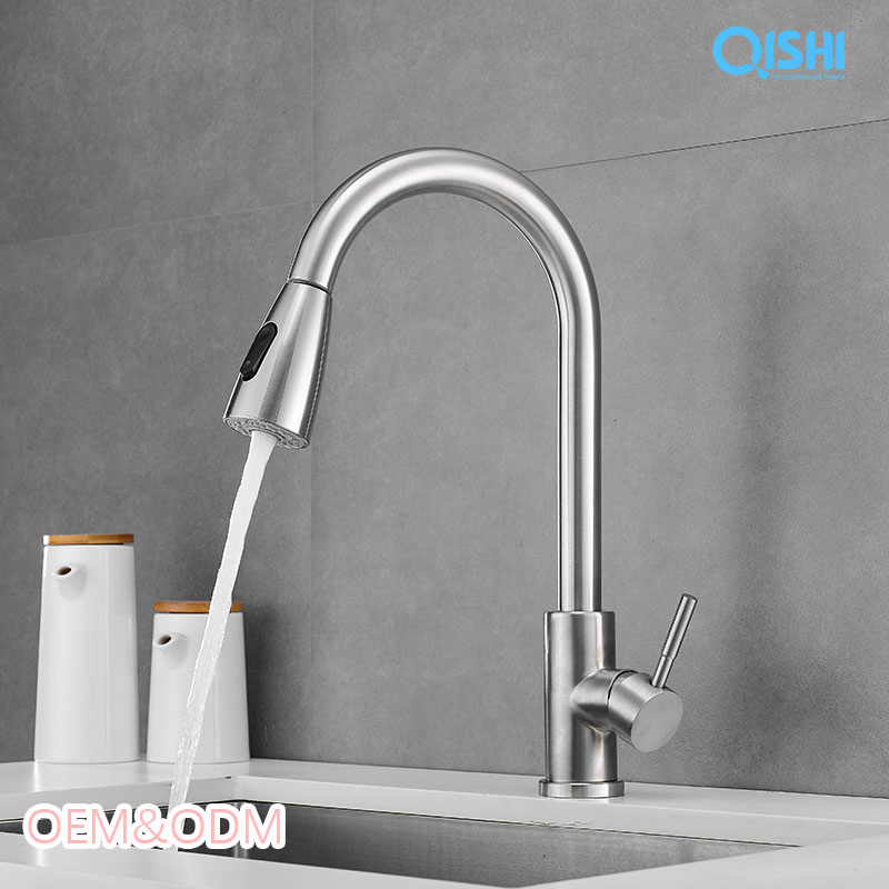 Modern Kitchen Faucet with Pull-Down Sprayer and Easy Installation