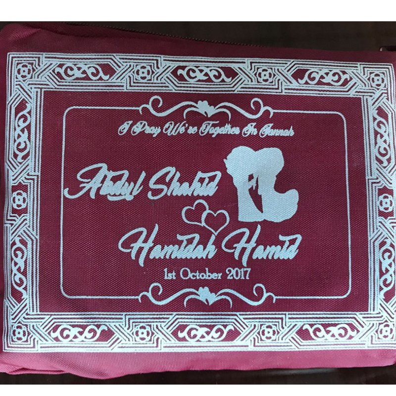 Compact Travel-Friendly Foldable Muslim Prayer Mat for Easy Carry