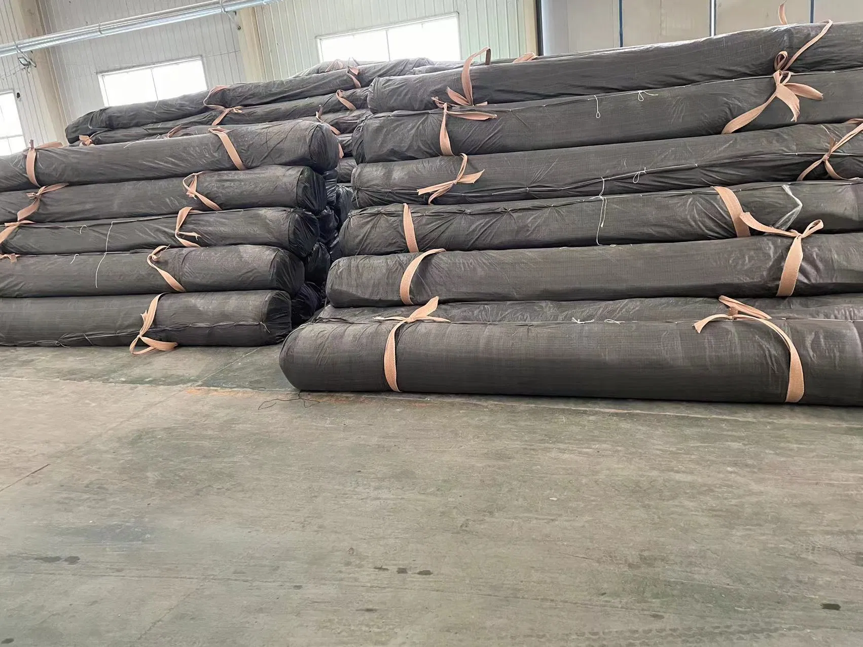 Reinforcement Drainage Woven Geotextile + Steel Rolls Geosynthetic Liners Waterproof Liner