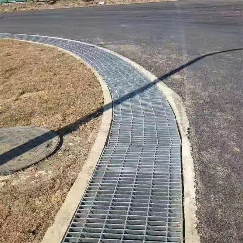 Heavy-Duty Steel Walkway Grating for Secure Ditch Coverage