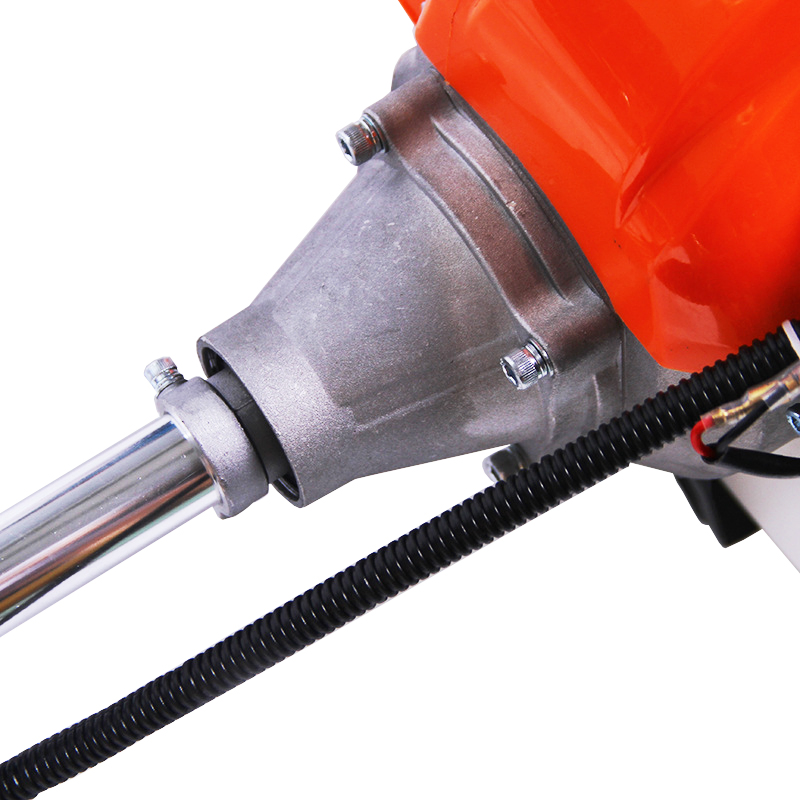 Бензиновая газонокосилка с двухтактным двигателем