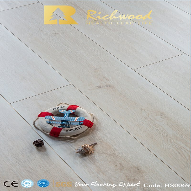 Ламинат ПВХ 12.3 мм с ручной брашировкой, U-фаска