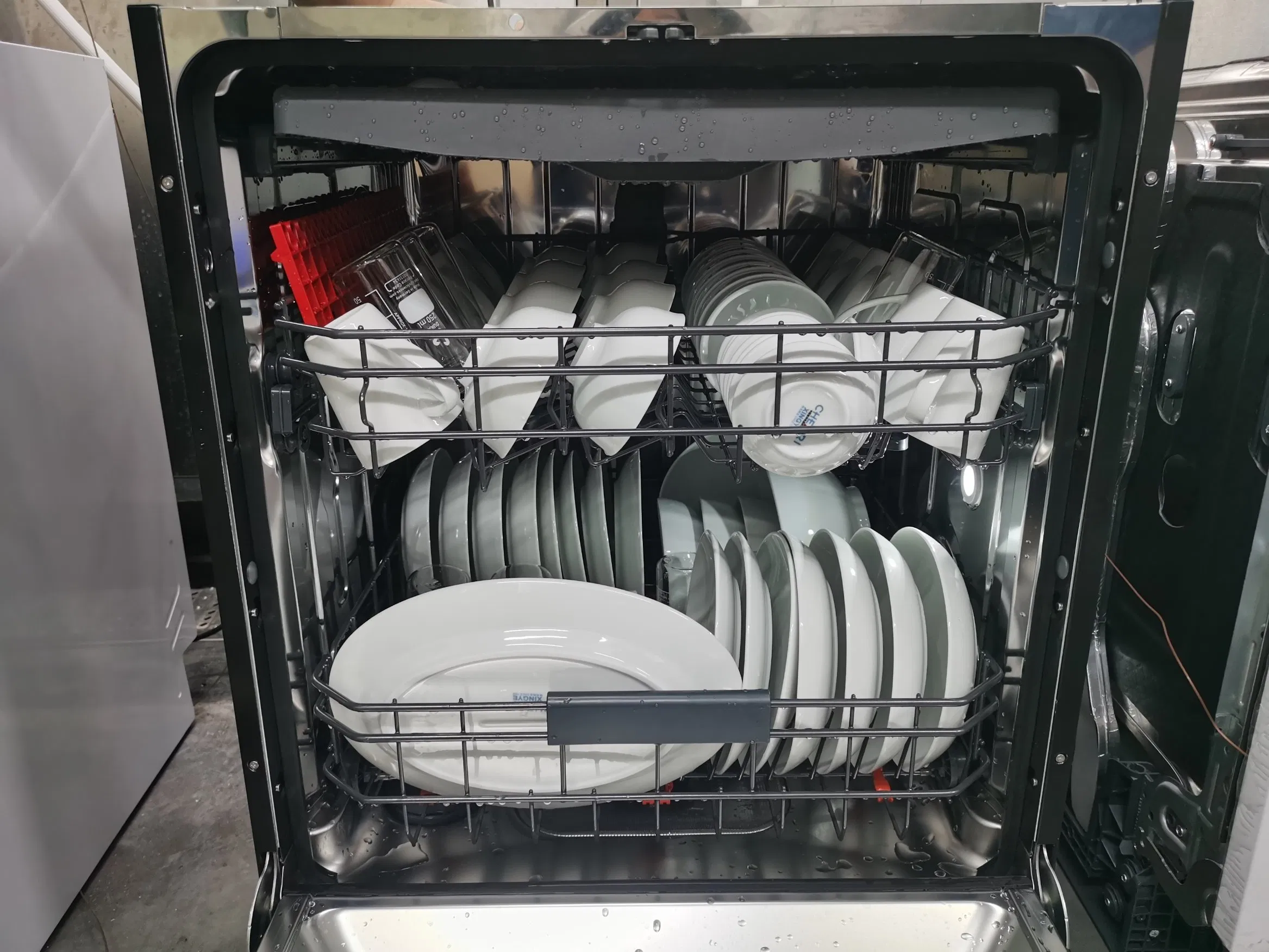 Efficient Cleaning Free-Standing Hot Sale New Design Dish-Washer