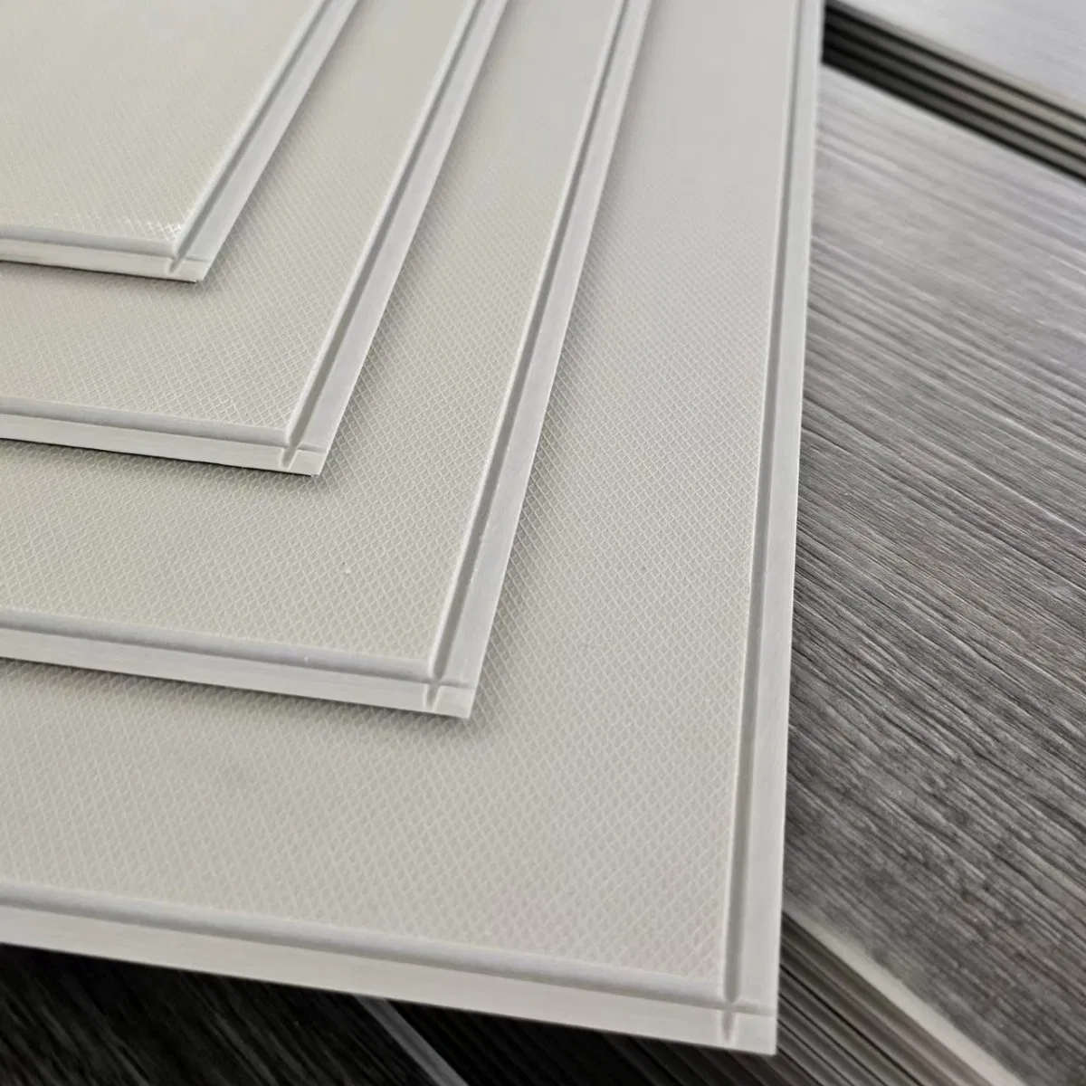 Factory Price 4.5mm IXPE Vinyl PVC Plank Spc Flooring with Soundproof