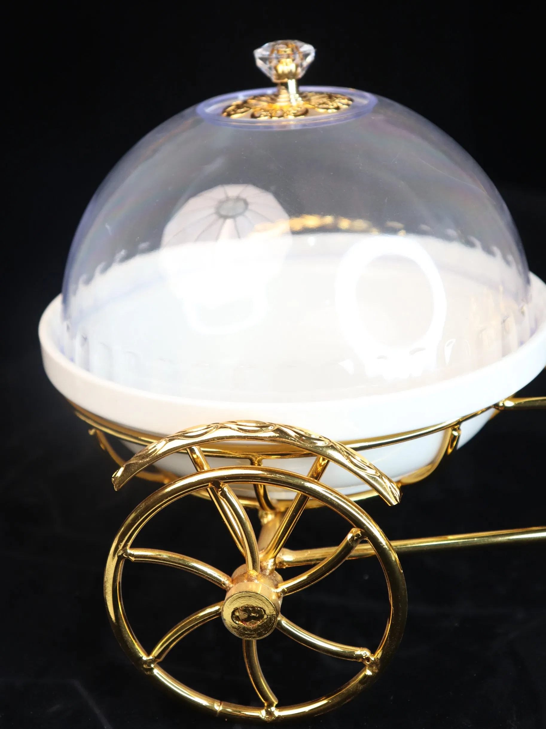 High End Gold-Plated Iron Carriage with Ceramic Fruit Tray
